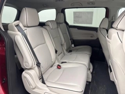 Honda Odyssey Touring Auto 2026