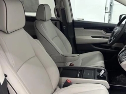 Honda Odyssey Touring Auto 2026