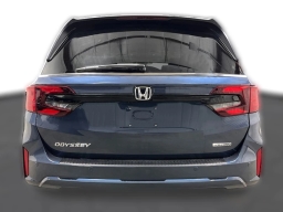 Honda Odyssey Touring Auto 2026