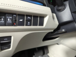 Honda Odyssey Touring Auto 2026