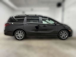 Honda Odyssey Touring Auto 2026