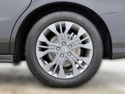 Honda Odyssey Touring Auto 2026