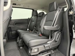 Honda Odyssey Touring Auto 2026