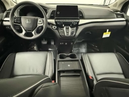 Honda Odyssey Touring Auto 2026