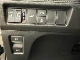 Honda Odyssey Touring Auto 2026