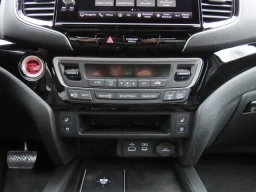 Honda Ridgeline Black Edition Two-Tone AWD 2026