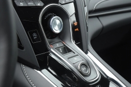 Acura RDX w/Advance Package SH-AWD 2026