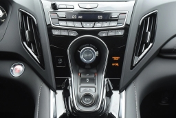 Acura RDX w/Advance Package SH-AWD 2026