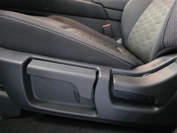 Nissan Pathfinder S 2WD 2026