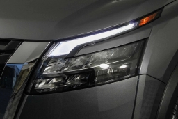 Nissan Pathfinder SV 2WD 2025