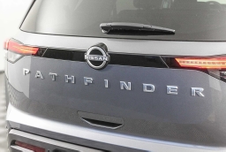 Nissan Pathfinder SV 2WD 2025