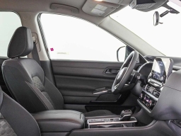 Nissan Pathfinder SV 2WD 2025