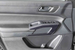 Nissan Pathfinder SV 2WD 2025