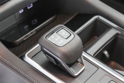 Nissan Pathfinder SV 2WD 2025