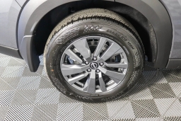 Nissan Pathfinder SV 2WD 2025