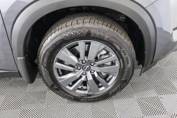 Nissan Pathfinder SV 2WD 2025