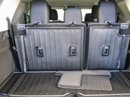 Nissan Pathfinder SV 2WD 2025