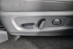 Nissan Pathfinder SV 2WD 2025