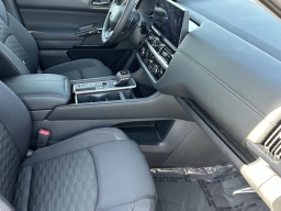 Nissan Pathfinder SV 2WD 2026