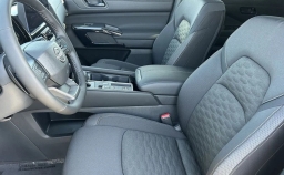 Nissan Pathfinder SV 2WD 2026