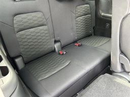 Nissan Pathfinder SV 2WD 2026