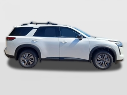 Nissan Pathfinder SV 2WD 2026