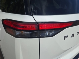 Nissan Pathfinder SV 2WD 2026