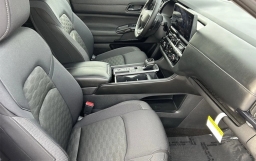 Nissan Pathfinder SV 2WD 2026