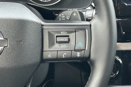 Nissan Pathfinder SV 2WD 2026