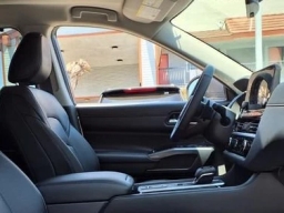 Nissan Pathfinder SL 2WD 2025