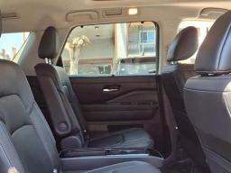Nissan Pathfinder SL 2WD 2025