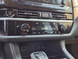 Nissan Pathfinder SL 2WD 2025