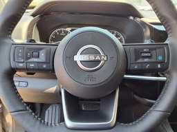 Nissan Pathfinder SL 2WD 2025