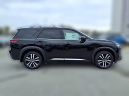 Nissan Pathfinder Platinum 2WD 2025