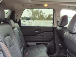 Nissan Pathfinder Platinum 2WD 2025