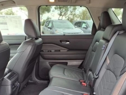 Nissan Pathfinder Platinum 2WD 2025