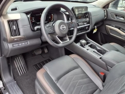 Nissan Pathfinder Platinum 2WD 2025