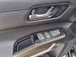 Nissan Pathfinder Platinum 2WD 2025