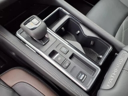 Nissan Pathfinder Platinum 2WD 2025