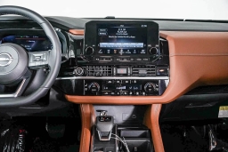 Nissan Pathfinder Platinum 2WD 2025