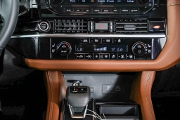 Nissan Pathfinder Platinum 2WD 2025