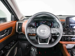 Nissan Pathfinder Platinum 2WD 2025