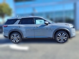 Nissan Pathfinder Platinum 2WD 2025