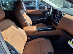 Nissan Pathfinder Platinum 2WD 2025