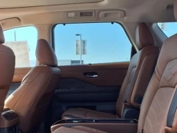 Nissan Pathfinder Platinum 2WD 2025