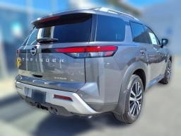 Nissan Pathfinder Platinum 2WD 2025