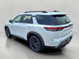Nissan Pathfinder Platinum 4WD 2026
