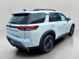 Nissan Pathfinder Platinum 4WD 2026