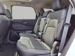 Nissan Pathfinder Platinum 4WD 2026