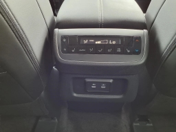 Nissan Pathfinder Platinum 4WD 2026